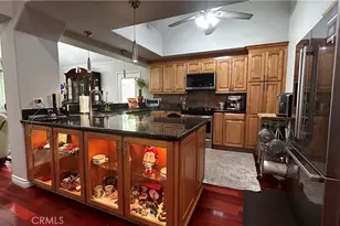 25845 Espinoza Dr, Valencia, CA 91355 - Photo 16