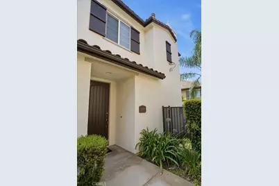 28403 Casselman, Saugus, CA 91350 - Photo 2