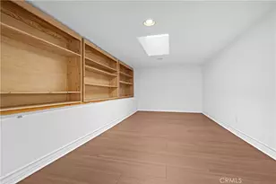 23900 Berdon St, Woodland Hills, CA 91367 - Photo 30