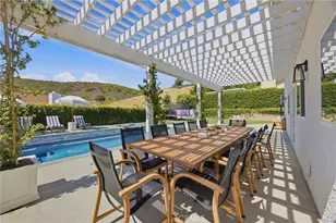 29644 Kimberly Dr, Agoura Hills, CA 91301 - Photo 32