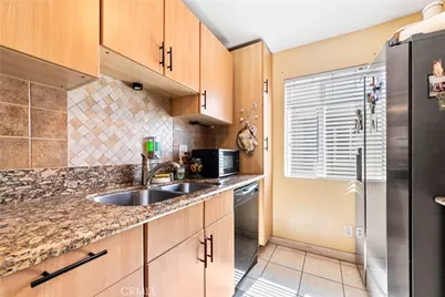 5252 Coldwater Canyon, Sherman Oaks, CA 91401 - Photo 12