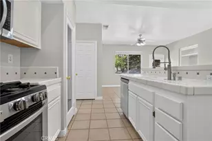 19613 Monarch Ridge Dr, Canyon Country, CA 91351 - Photo 16