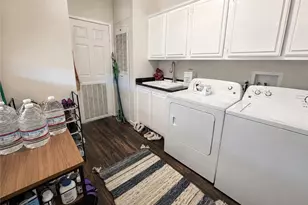 21500 Lassen, Chatsworth, CA 91311 - Photo 2