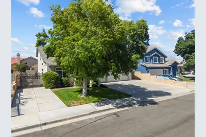 1727 Blackberry Court, Palmdale, CA 93551 - Photo 2