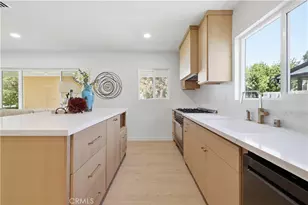 7446 Dempsey Ave, Lake Balboa, CA 91406 - Photo 10