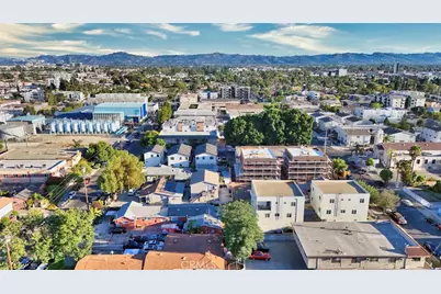 6944 Radford, North Hollywood, CA 91605 - Photo 18
