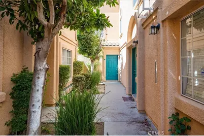 18832 Vista Del Canon #G, Newhall, CA 91321 - Photo 2