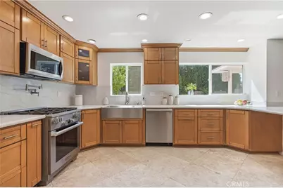 5943 Julian, Tarzana, CA 91356 - Photo 4