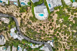 8875 Thrasher Ave, West Hollywood, CA 90069 - Photo 10