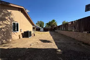 37736 Janus Dr, Palmdale, CA 93550 - Photo 12