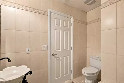 12300 Covello, Los Angeles, CA 91605 - Photo 32