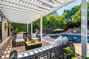 20367 Lander Dr, Woodland Hills, CA 91364 - Photo 38