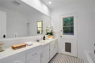 20367 Lander Dr, Woodland Hills, CA 91364 - Photo 32