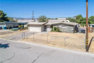 44517 21st St, Lancaster, CA 93536 - Photo 2