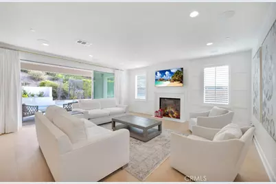 18812 Juniper Springs Drive, Canyon Country, CA 91387 - Photo 4