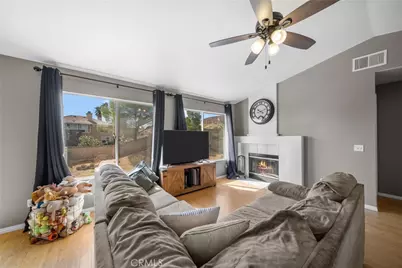38438 Cougar Pass, Palmdale, CA 93551 - Photo 4
