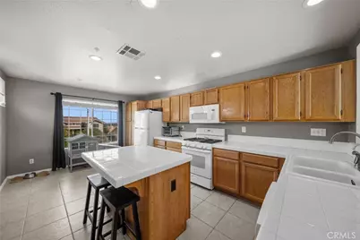 38438 Cougar Pass, Palmdale, CA 93551 - Photo 12