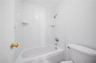 23515 Lyons, Valencia, CA 91355 - Photo 18