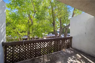 23515 Lyons, Valencia, CA 91355 - Photo 22