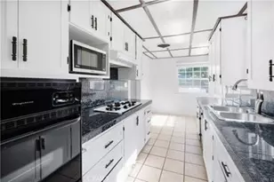 15235 La Maida, Sherman Oaks, CA 91403 - Photo 2