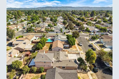 8012 Hesperia, Reseda, CA 91335 - Photo 42