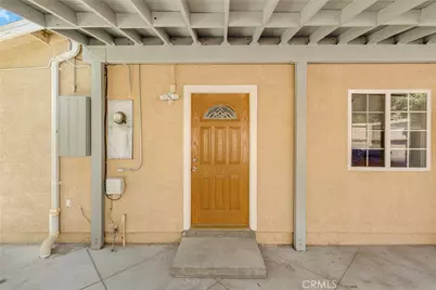 8012 Hesperia, Reseda, CA 91335 - Photo 22