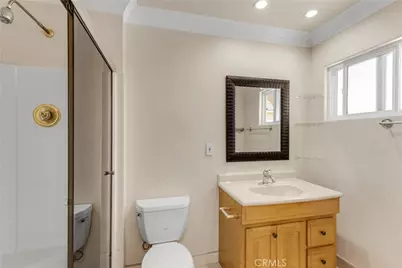 8012 Hesperia, Reseda, CA 91335 - Photo 16