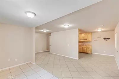 8012 Hesperia, Reseda, CA 91335 - Photo 24