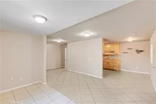 8012 Hesperia, Reseda, CA 91335 - Photo 24