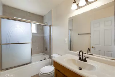 8012 Hesperia, Reseda, CA 91335 - Photo 34