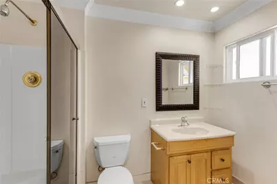 8012 Hesperia, Reseda, CA 91335 - Photo 16