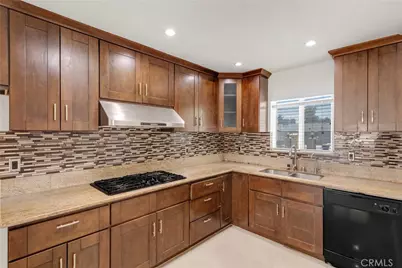 8012 Hesperia, Reseda, CA 91335 - Photo 8