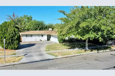 45911 Kingtree Avenue, Lancaster, CA 93534 - Photo 2