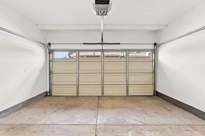 15340 Lassen, Los Angeles, CA 91345 - Photo 32