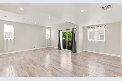 15340 Lassen, Los Angeles, CA 91345 - Photo 4