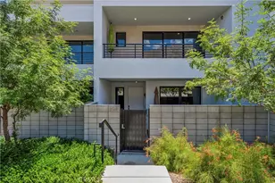 958 Cameron Center, Palm Springs, CA 92264 - Photo 2