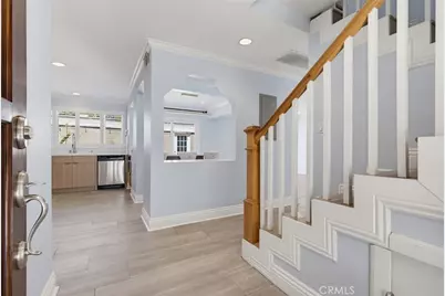 18134 Killion Street #4, Tarzana, CA 91356 - Photo 2