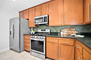 22719 Bassett St, West Hills, CA 91307 - Photo 16