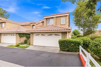 28148 Bobwhite Circle #64, Saugus, CA 91350 - Photo 2