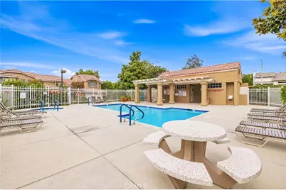 28148 Bobwhite Circle #64, Saugus, CA 91350 - Photo 32