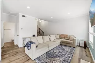 28148 Bobwhite Cir, Saugus, CA 91350 - Photo 4