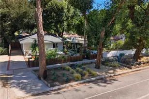 21209 Dumetz Rd, Woodland Hills, CA 91364 - Photo 18