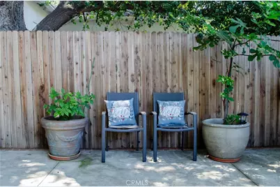 21209 Dumetz Road, Woodland Hills, CA 91364 - Photo 34
