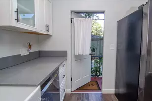 21209 Dumetz Rd, Woodland Hills, CA 91364 - Photo 12