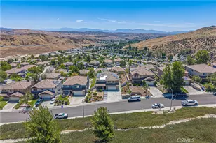 32628 Ridge Top Ln, Castaic, CA 91384 - Photo 6