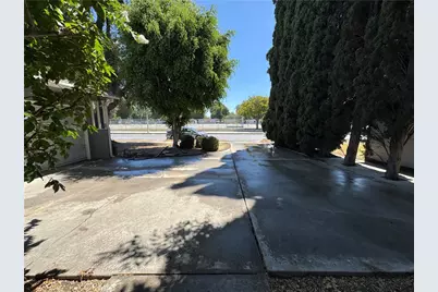 7039 Hesperia, Reseda, CA 91335 - Photo 4