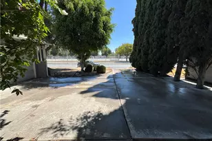 7039 Hesperia, Reseda, CA 91335 - Photo 4