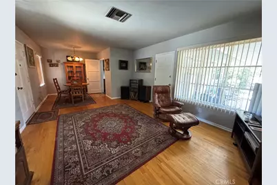 7039 Hesperia, Reseda, CA 91335 - Photo 8