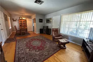 7039 Hesperia, Reseda, CA 91335 - Photo 8