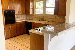 8403 Yolanda Ave, Northridge, CA 91324 - Photo 2